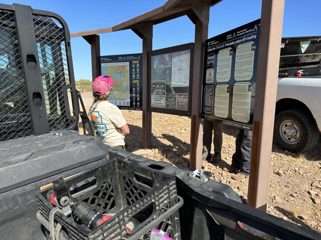 Tread Lightly! Impact Report: Boulders OHV Sign Installation IMG 5098 1024x768