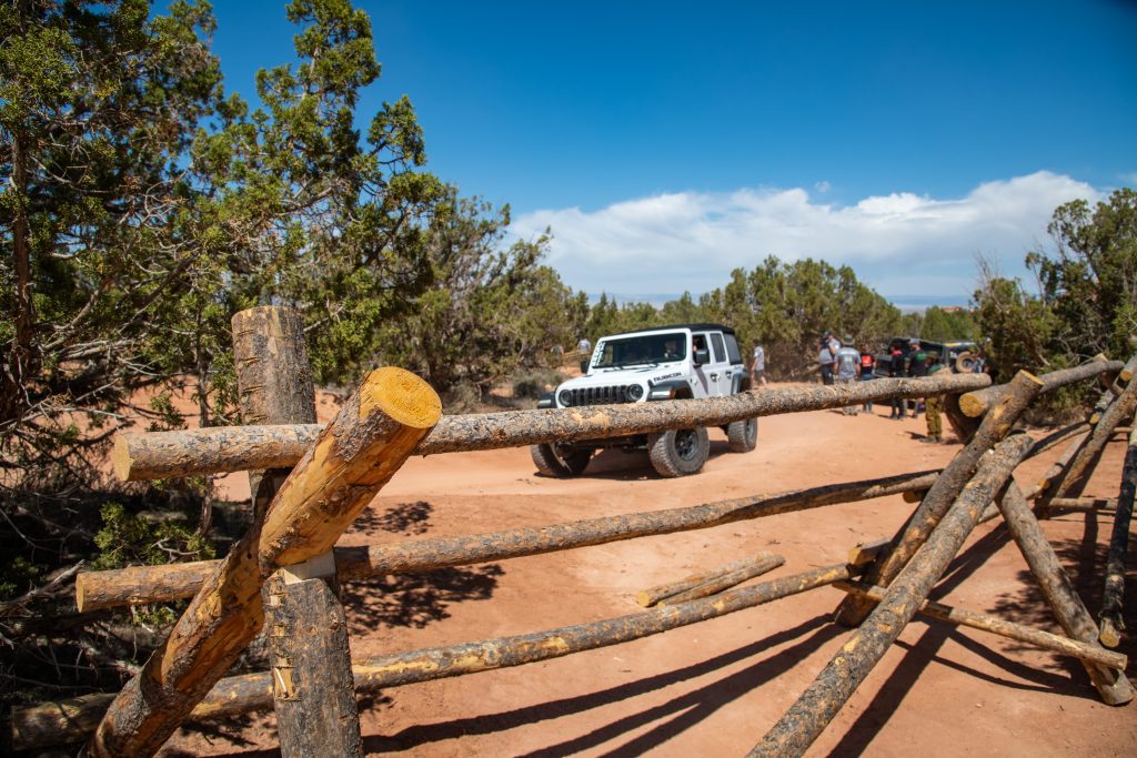 Tread Lightly! Impact Report: Top of the World Fencing and Kiosk Project 20250415 TL Moab TOTW Trail Clean Up 7140 1024x683